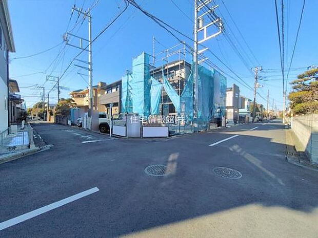 前面道路を含めた現地写真です。