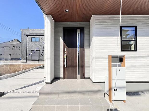 いつも気持ちよくご家族を迎えられる玄関です。