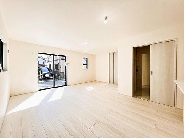 家族団らんの場所としてゆったりと居心地の良いリビングです。