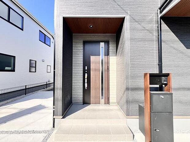 いつも気持ちよくご家族を迎えられる玄関です。