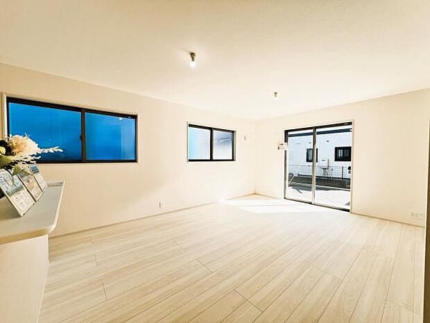 家族団らんの場所としてゆったりと居心地の良いリビングです。