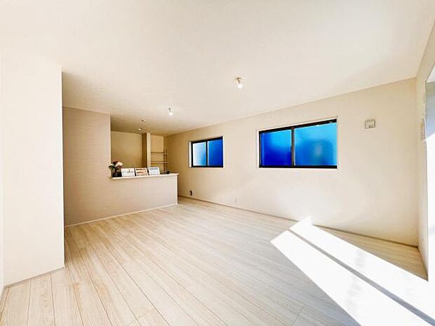 リビングダイニングになります。ご家族そろっての素敵な空間になりそうですね。