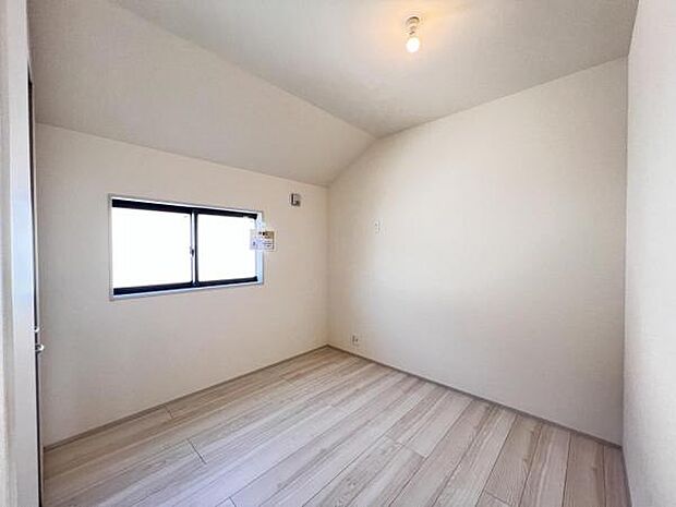 子供部屋にもちょうど良い大きさのお部屋です。