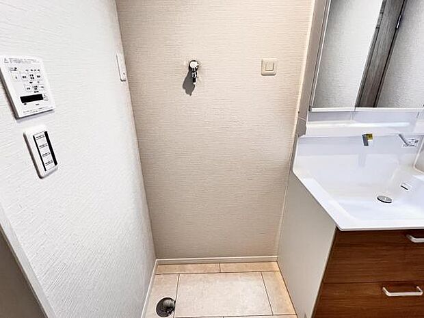 お天気を気にせずお洗濯ができ、室内干し可能です。