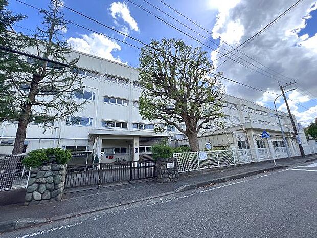 横浜市立南瀬谷小学校まで約280m(徒歩4分)