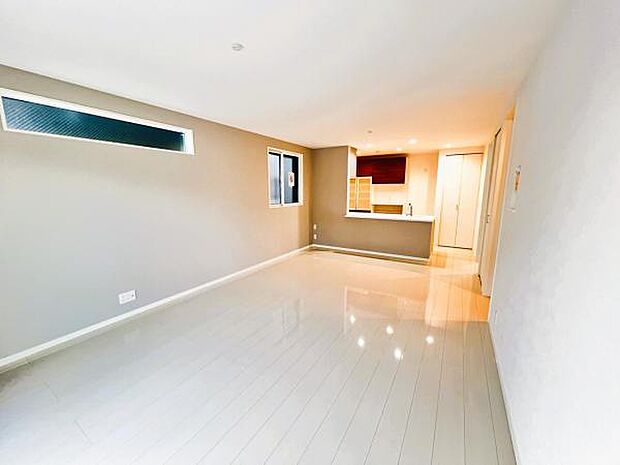 家族団らんの場所としてゆったりと居心地の良いリビングです。