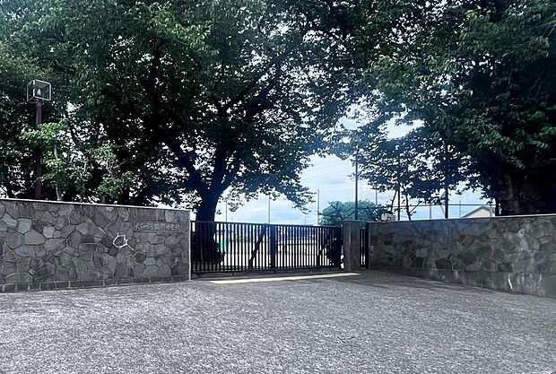 大和市立鶴間中学校まで約300m（徒歩4分）