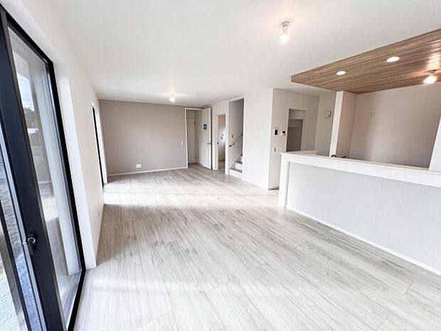 ご家族の温かい時間を演出するダイニングスペースです。