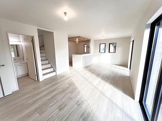 家族団らんの場所としてゆったりと居心地の良いリビングです。