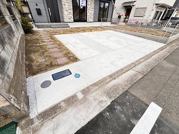 駐車場ももちろん完備しておりますのでお車所有の方にも心強いです。