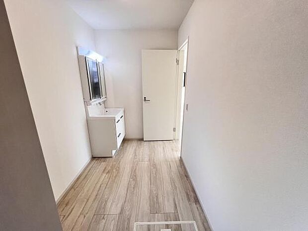 脱衣所は小さなお子様がいるご家庭にも重宝されます。