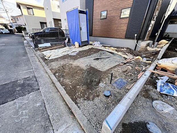 駐車場ももちろん完備しておりますのでお車所有の方にも心強いです。