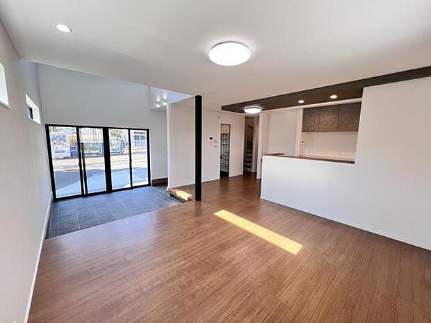 家族団らんの場所としてゆったりと居心地の良いリビングです。