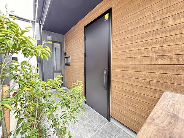 いつも気持ちよくご家族を迎えられる玄関です。