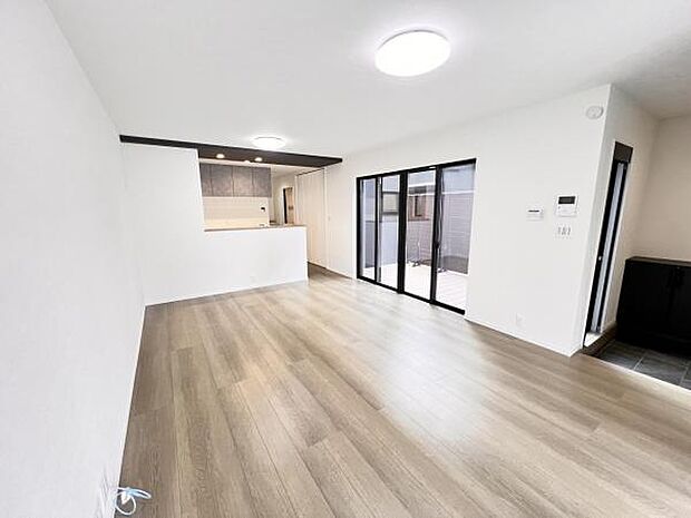 リビングダイニングになります。ご家族そろっての素敵な空間になりそうですね。