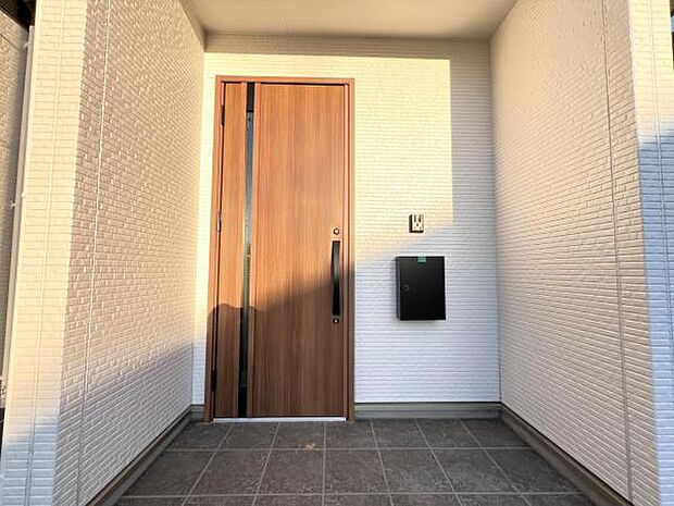 いつも気持ちよくご家族を迎えられる玄関です。