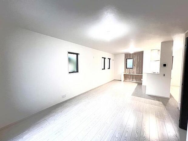 家族団らんの場所としてゆったりと居心地の良いリビングです。