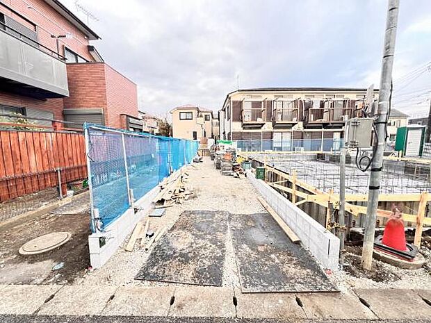 駐車場ももちろん完備しておりますのでお車所有の方にも心強いです。