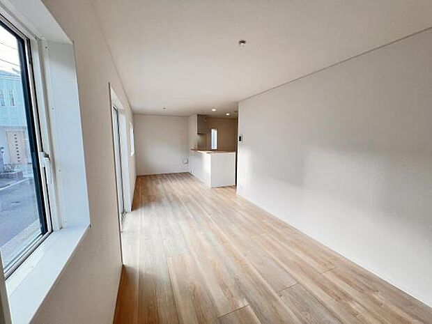 リビングダイニングになります。ご家族そろっての素敵な空間になりそうですね。