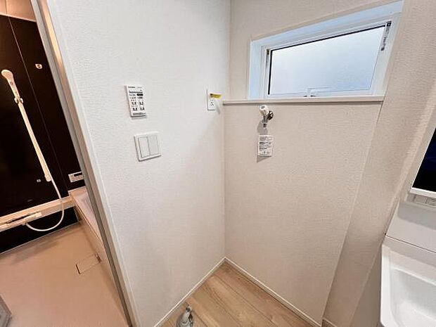 お天気を気にせずお洗濯ができ、室内干し可能です。