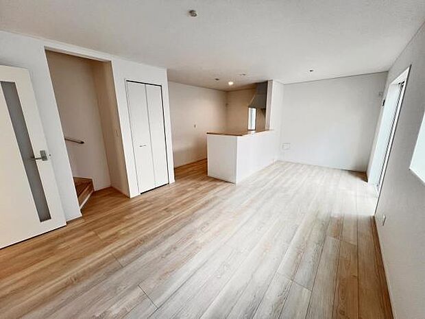 家族団らんの場所としてゆったりと居心地の良いリビングです。