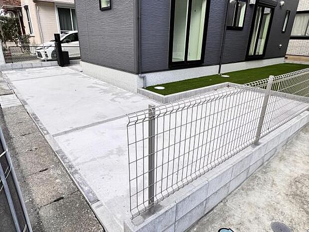 駐車場ももちろん完備しておりますのでお車所有の方にも心強いです。