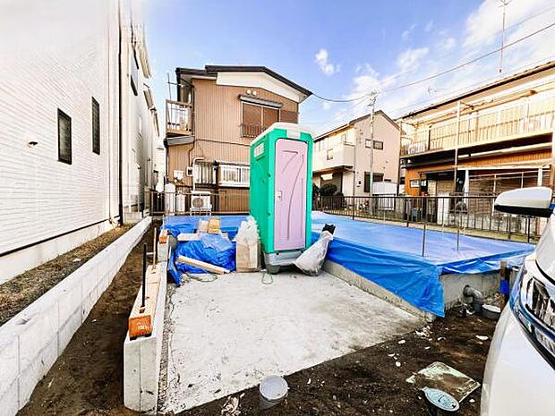 駐車場ももちろん完備しておりますのでお車所有の方にも心強いです。