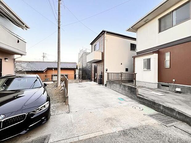 駐車場ももちろん完備しておりますのでお車所有の方にも心強いです。