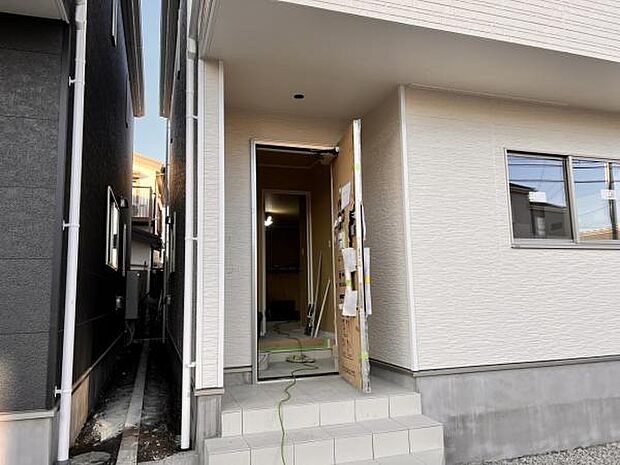 いつも気持ちよくご家族を迎えられる玄関です。