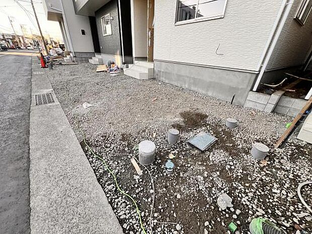 駐車場ももちろん完備しておりますのでお車所有の方にも心強いです。