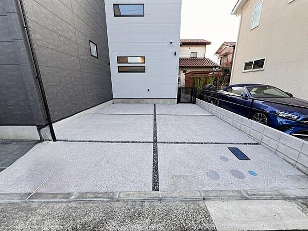 駐車場ももちろん完備しておりますのでお車所有の方にも心強いです。