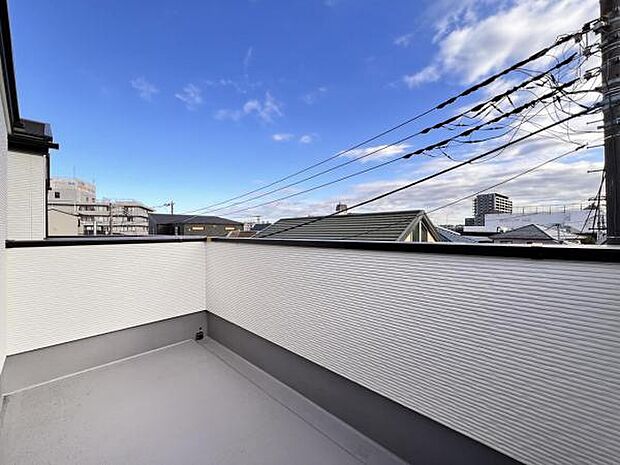 お洗濯ものを気持ち良く太陽の光で干せるのが嬉しいですね。