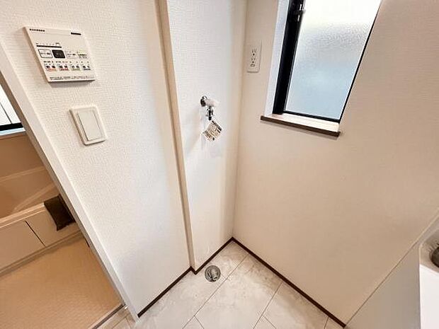 お天気を気にせずお洗濯ができ、室内干し可能です。