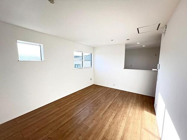 家族団らんの場所としてゆったりと居心地の良いリビングです。