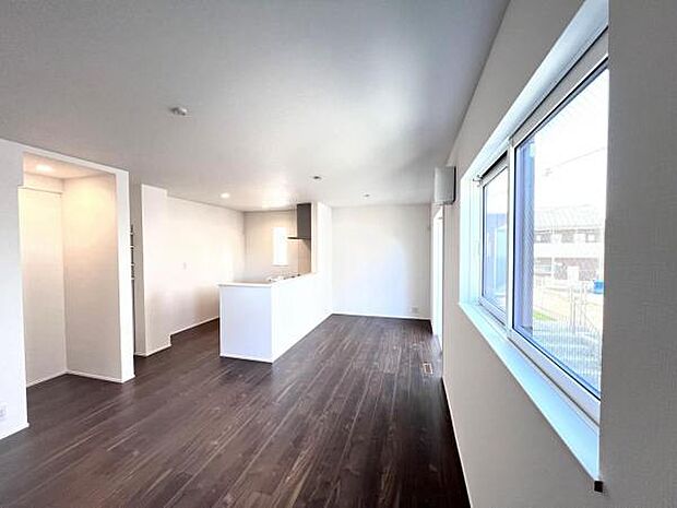 家族団らんの場所としてゆったりと居心地の良いリビングです。