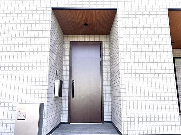いつも気持ちよくご家族を迎えられる玄関です。
