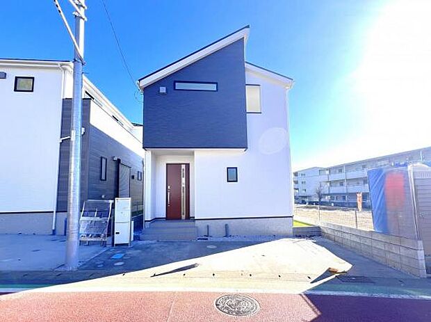 駐車場ももちろん完備しておりますのでお車所有の方にも心強いです。