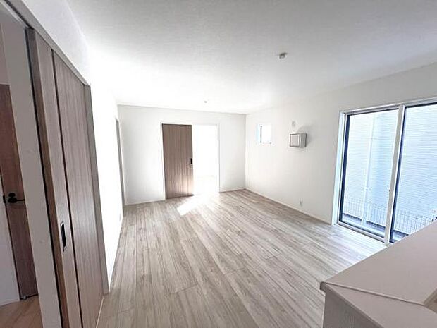 家族団らんの場所としてゆったりと居心地の良いリビングです。