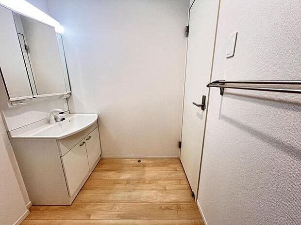 脱衣所は小さなお子様がいるご家庭にも重宝されます。