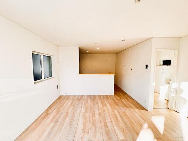 リビングダイニングになります。ご家族そろっての素敵な空間になりそうですね。