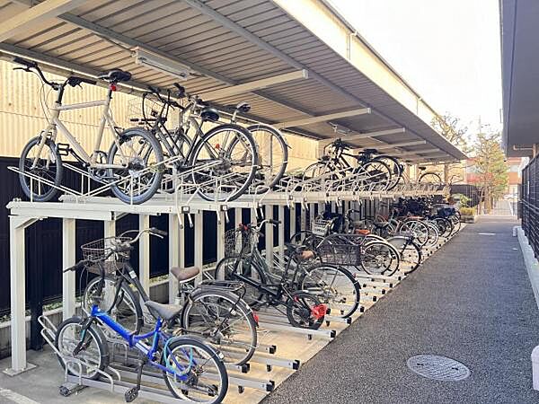 敷地内の駐輪場です。