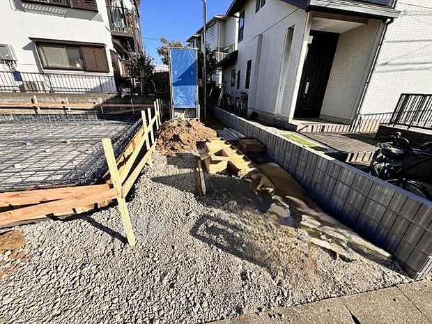 駐車場ももちろん完備しておりますのでお車所有の方にも心強いです。