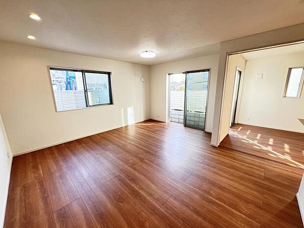 リビングダイニングになります。ご家族そろっての素敵な空間になりそうですね。