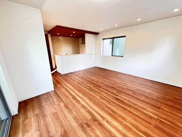 ご家族の温かい時間を演出するダイニングスペースです。