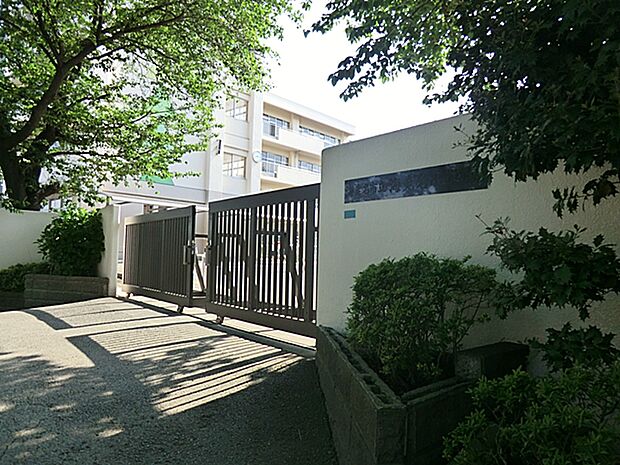 海老名市立海老名小学校まで約710m（徒歩9分）