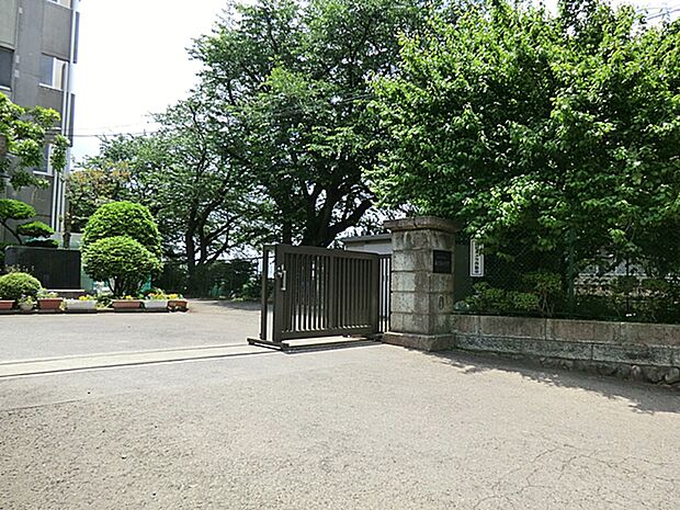 海老名市立海老名中学校まで約850m(徒歩11分)