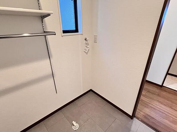 お天気を気にせずお洗濯ができ、室内干し可能です。