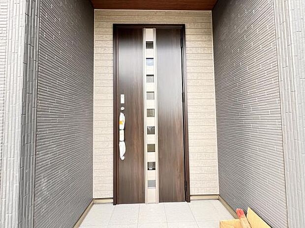 いつも気持ちよくご家族を迎えられる玄関です。