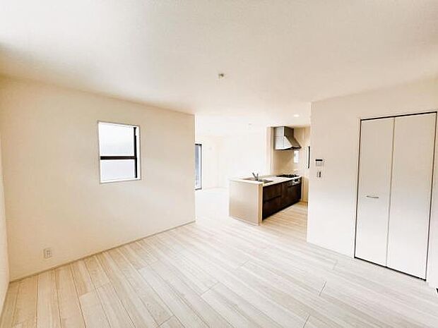 家族団らんの場所としてゆったりと居心地の良いリビングです。