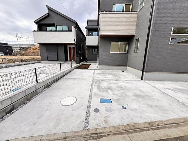 駐車場ももちろん完備しておりますのでお車所有の方にも心強いです。